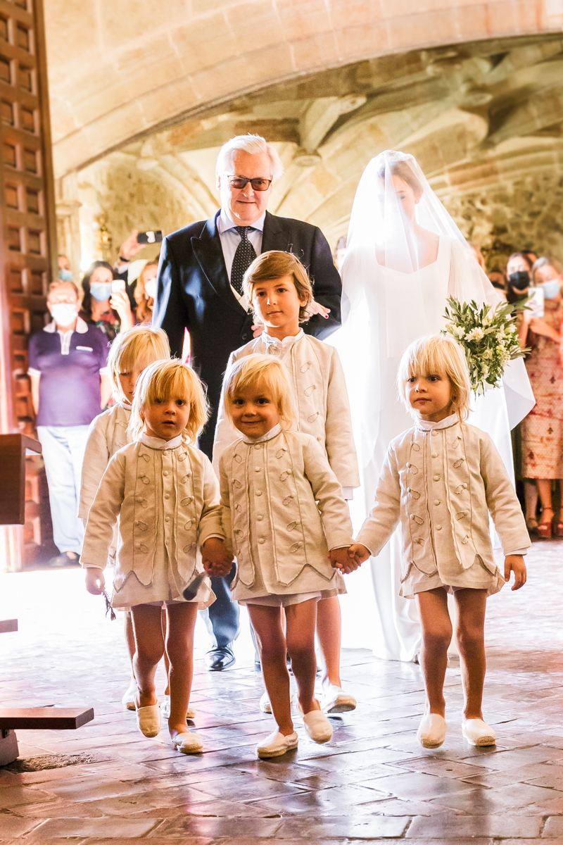 Pajes de boda vestidos por Rocío Fernández Cotta