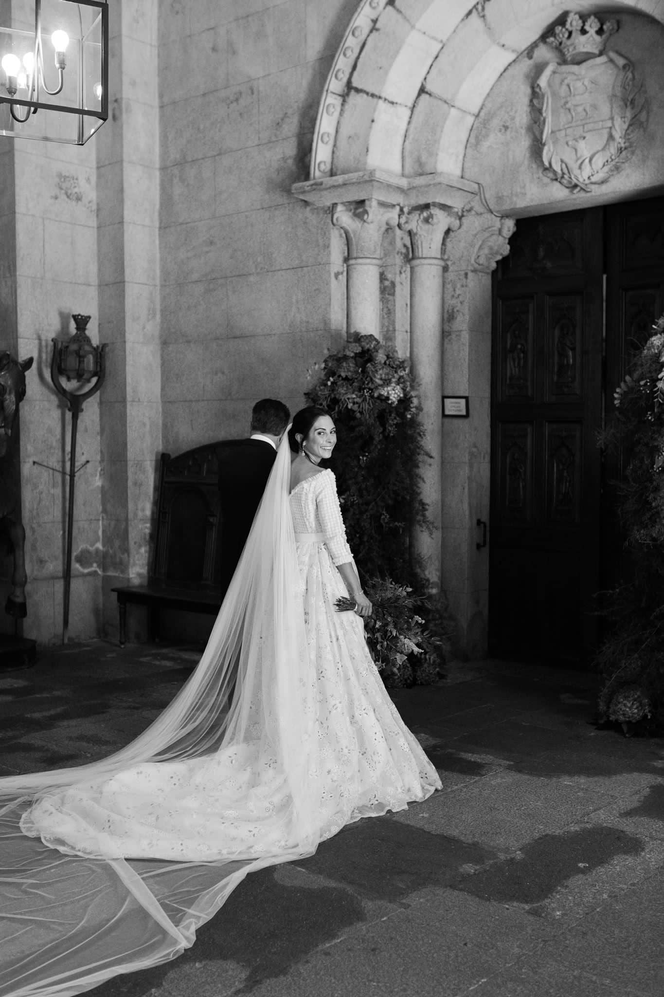 Entrada de la novia a la iglesia del Pazo de San Lorenzo en Santiago de Compostela