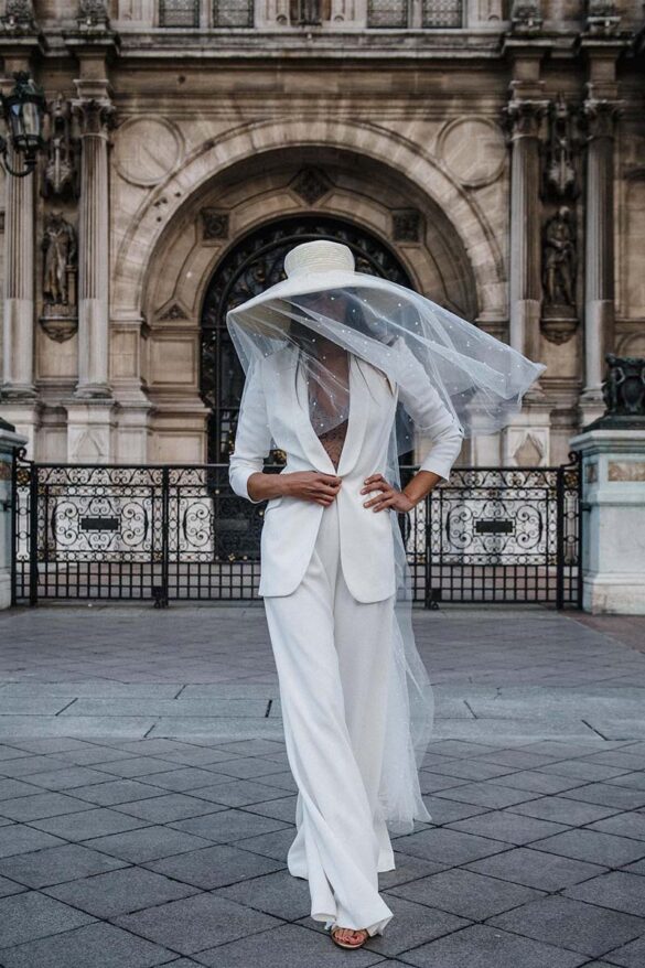 Traje pantalón de novia de la diseñadora Alicia Rueda